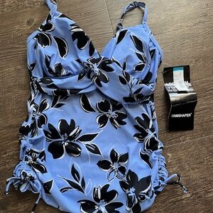 NWT Trimshaper Tankini Top – Size 12
